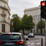 Amende feu rouge grillé : montant, sanctions et recours possibles